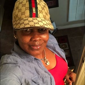 Meet your Posher, Alberta